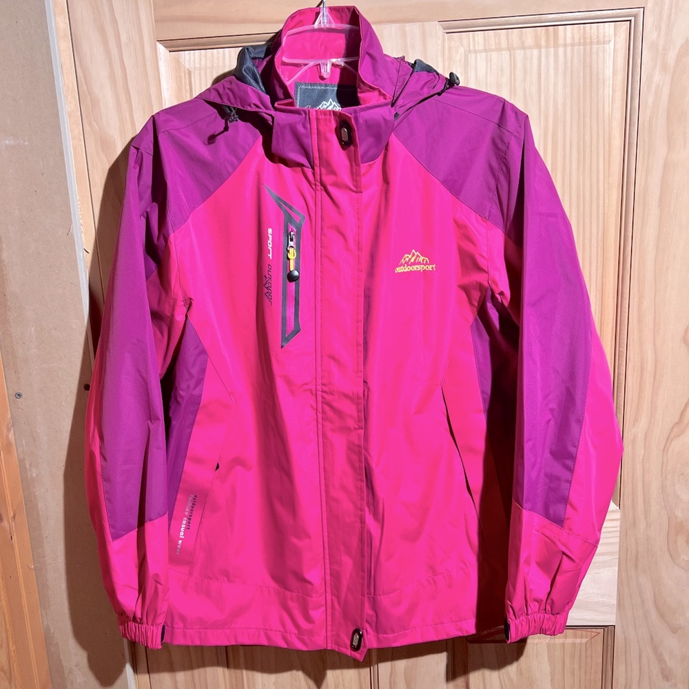 Women’s medium Outdoor sport jacket.